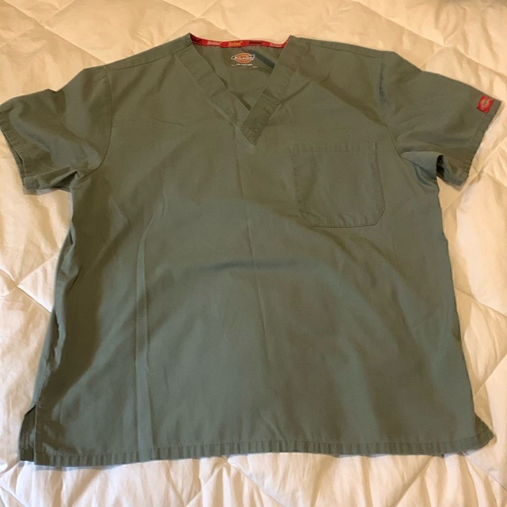 SCRUBS. Top, DICKIES, medium good condition